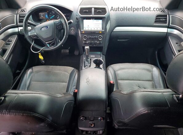 1FM5K7D8XHGA15841 2017 FORD EXPLORER White Widok deski rozdzielczej