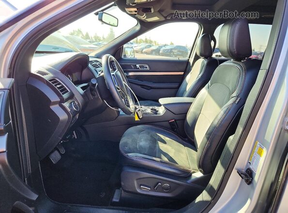 1FM5K7D8XJGA55925 2018 FORD EXPLORER Silver Вид салону спереду