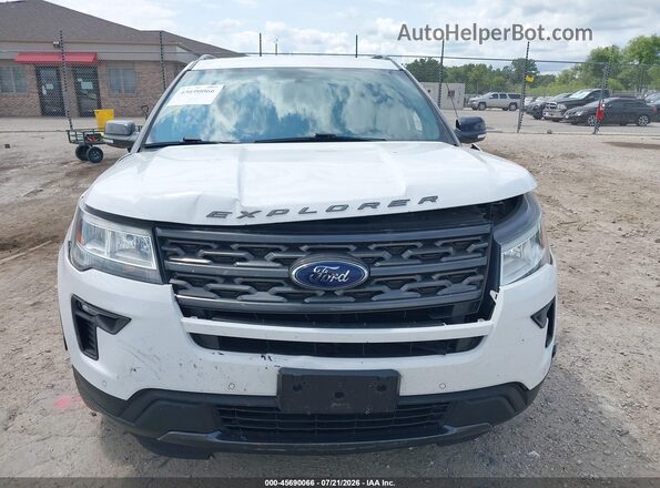 1FM5K7DH2JGC24349 2018 FORD EXPLORER White Widok zestawu wskaźników