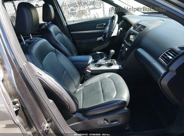 1FM5K7DH9JGA42583 2018 FORD EXPLORER Gray წინა სალონის ხედი