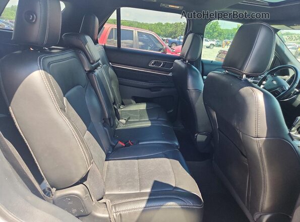 1FM5K7F85JGA15619 2018 FORD EXPLORER Silver Հետևի նստատեղերի տեսք