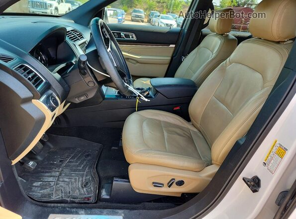 1FM5K7FH0HGC02549 2017 FORD EXPLORER Белый Вид салона спереди