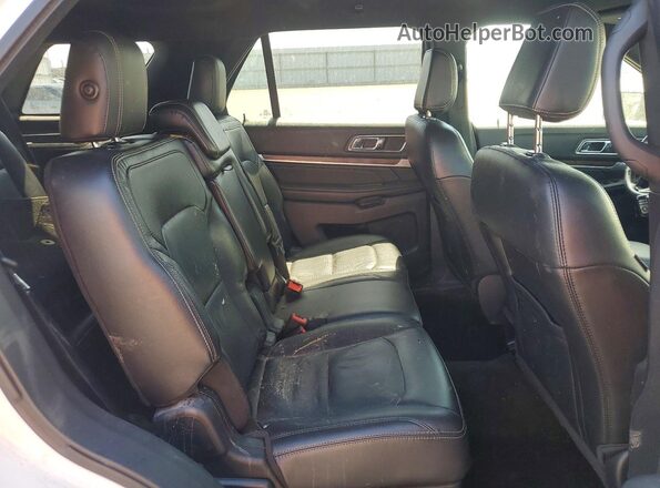 1FM5K7FH8JGA98267 2018 FORD EXPLORER White Rear interior view