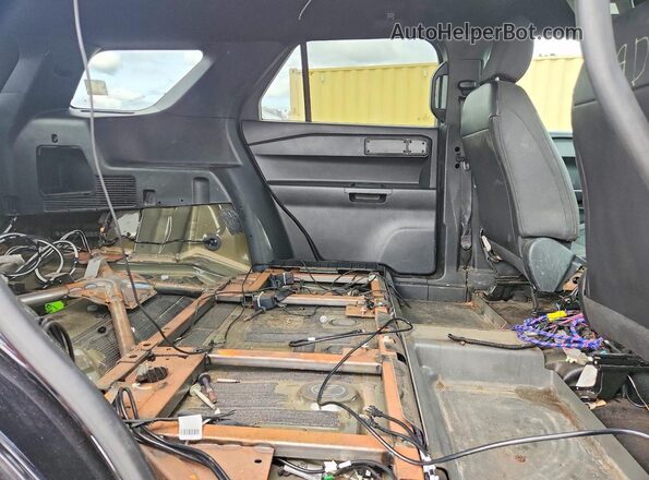 1FM5K8AB4NGA57309 2022 FORD EXPLORER Black Rear interior view