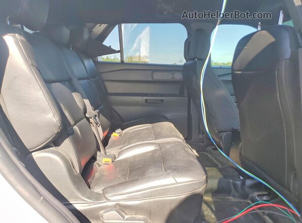 1FM5K8AB7MGA64284 2021 FORD EXPLORER Белый Вид задней части салона