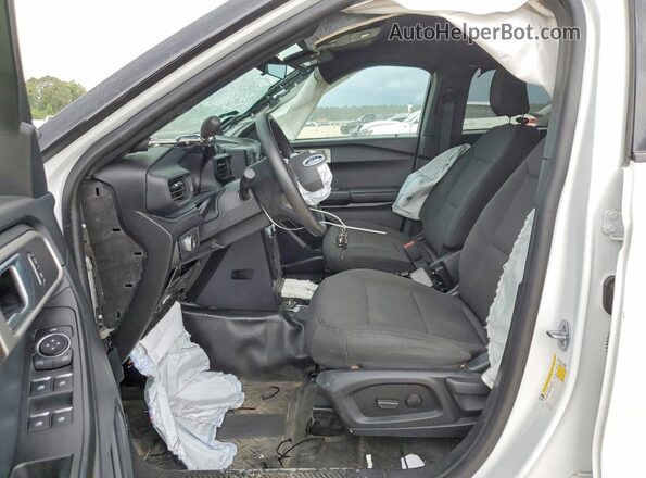 1FM5K8AB8MGC44809 2021 FORD EXPLORER White Front interior view
