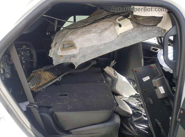 1FM5K8AB8RGA60431 2024 FORD EXPLORER White Rear interior view
