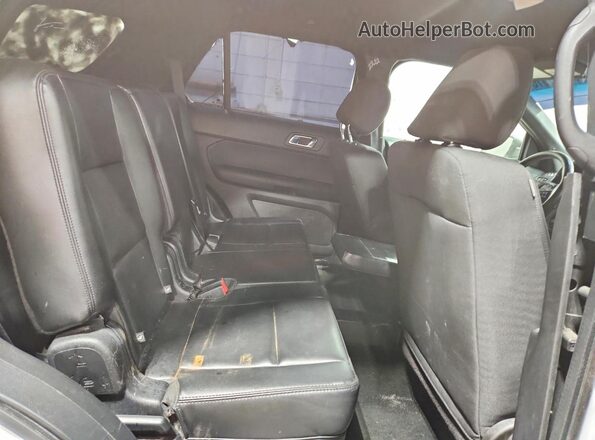 1FM5K8AR2HGA24567 2017 FORD EXPLORER White Rear interior view