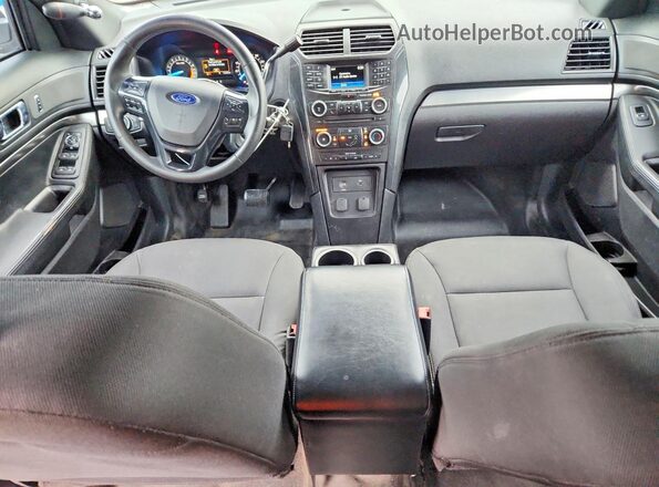 1FM5K8AR2HGC34697 2017 FORD EXPLORER Черный Вид панели приборов