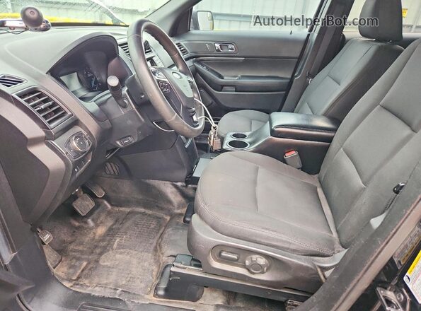 1FM5K8AR2HGC34697 2017 FORD EXPLORER Черный Вид салона спереди