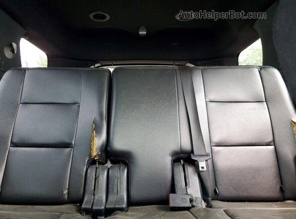 1FM5K8AR2JGC74980 2018 FORD EXPLORER White Rear seats view