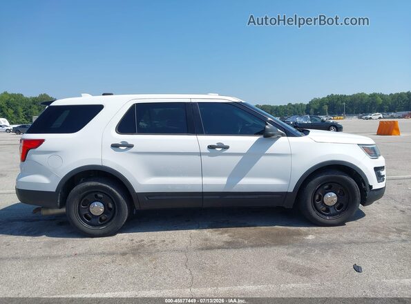 1FM5K8AR4GGD05655 2016 FORD UTILITY POLICE INTERCEPTOR White Rear interior view