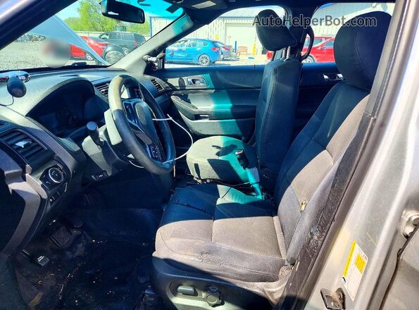 1FM5K8AR4HGA71423 2017 FORD EXPLORER Silver Front interior view