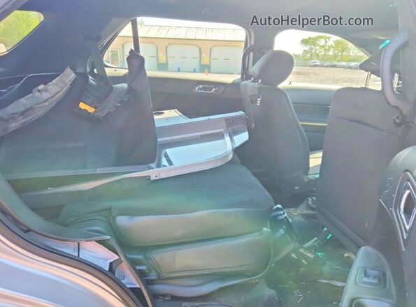 1FM5K8AR4HGA71423 2017 FORD EXPLORER Silver Rear seats view