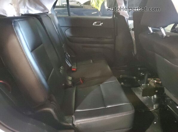 1FM5K8AR4KGA12783 2019 FORD EXPLORER White Vista de los asientos traseros