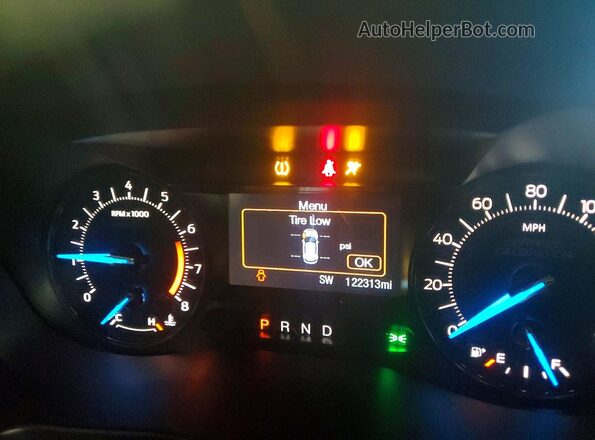 1FM5K8AR4KGA12783 2019 FORD EXPLORER White Vista del cuadro de instrumentos
