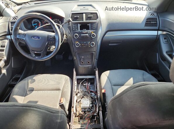 1FM5K8AR7HGA24581 2017 FORD EXPLORER White Vista del salpicadero