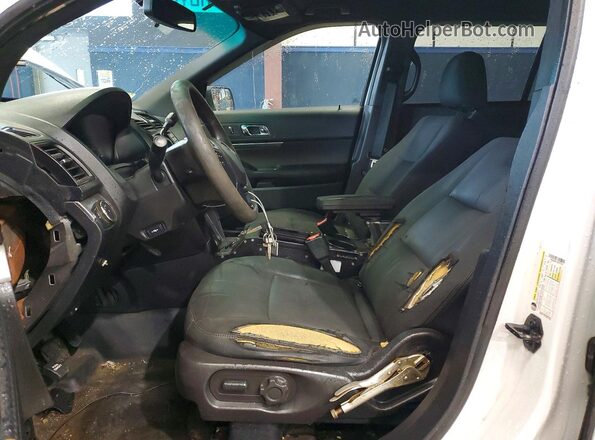 1FM5K8AR7HGA37539 2017 FORD EXPLORER White Front interior view