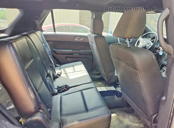 1FM5K8AR7HGD25240 2017 FORD EXPLORER Red Rear interior view