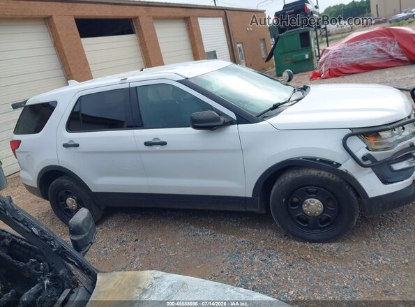 1FM5K8AR9GGC72703 2016 FORD UTILITY POLICE INTERCEPTOR White Սալոնի հետևի տեսք