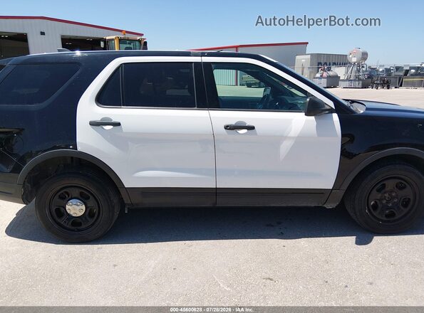 1FM5K8AT7JGA57906 2018 FORD POLICE INTERCEPTOR Black Widok wnętrza z tyłu