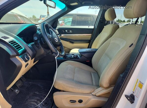 1FM5K8B80GGC11343 2016 FORD EXPLORER White Front interior view