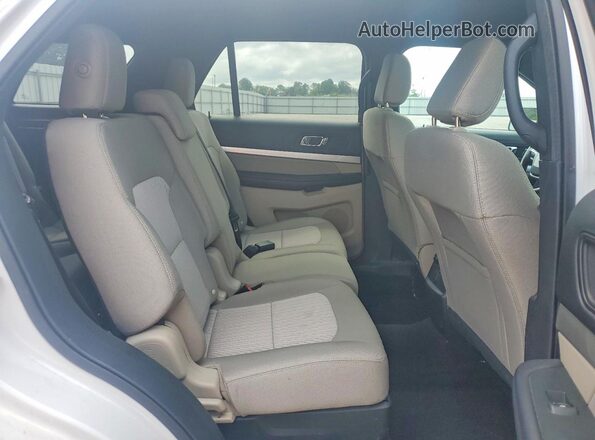 1FM5K8B82JGC02568 2018 FORD EXPLORER White უკანა სალონის ხედი