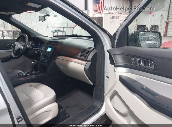1FM5K8B82JGC45307 2018 FORD EXPLORER Black Вид салону спереду