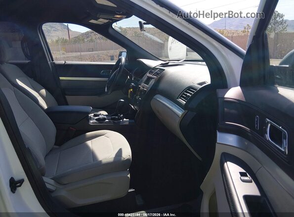 1FM5K8B83JGC45350 2018 FORD EXPLORER White Front interior view