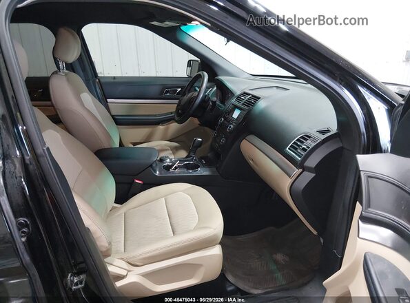 1FM5K8B84HGE01972 2017 FORD EXPLORER Black Front interior view