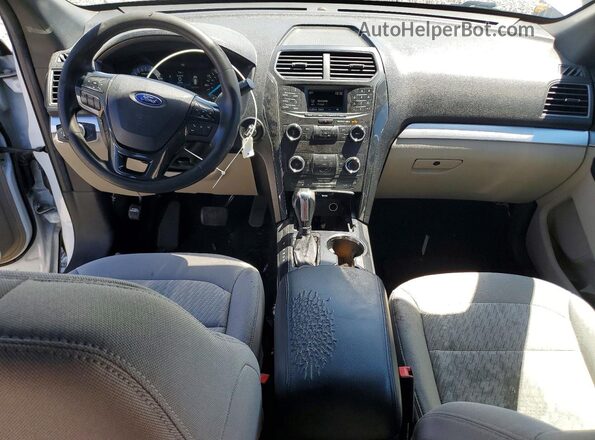 1FM5K8B86JGC44676 2018 FORD EXPLORER White Widok deski rozdzielczej