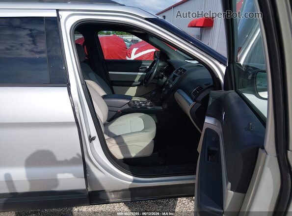 1FM5K8B86JGC45374 2018 FORD EXPLORER Silver Front interior view
