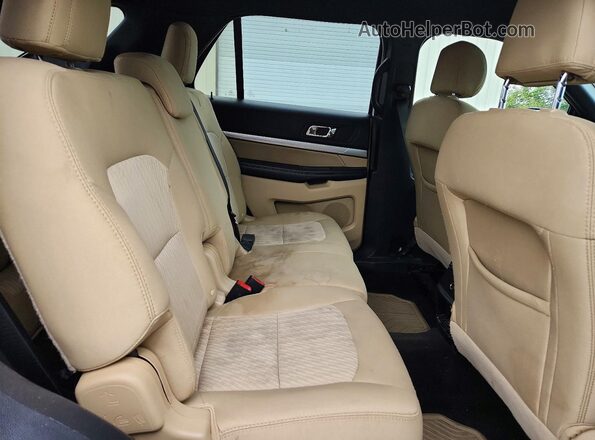 1FM5K8B87HGE00587 2017 FORD EXPLORER White Հետևի նստատեղերի տեսք