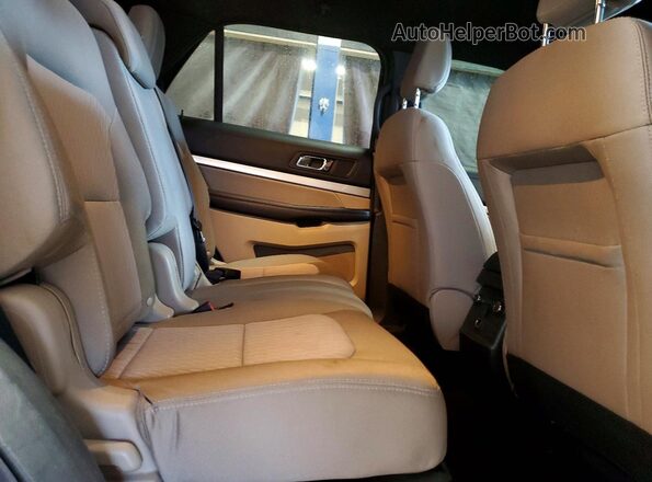 1FM5K8B88JGC29418 2018 FORD EXPLORER Silver Vista interior trasera