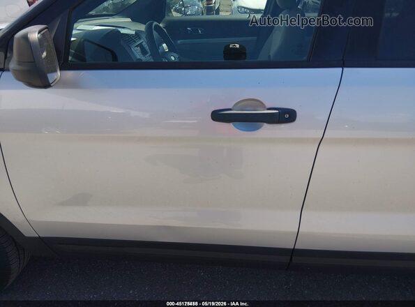 1FM5K8B88JGC45201 2018 FORD EXPLORER Silver Vista interior trasera