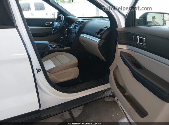 1FM5K8B88JGC45389 2018 FORD EXPLORER White Front interior view
