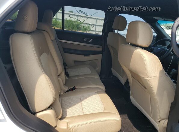 1FM5K8B89GGA51608 2016 FORD EXPLORER White Вид задньої частини салону