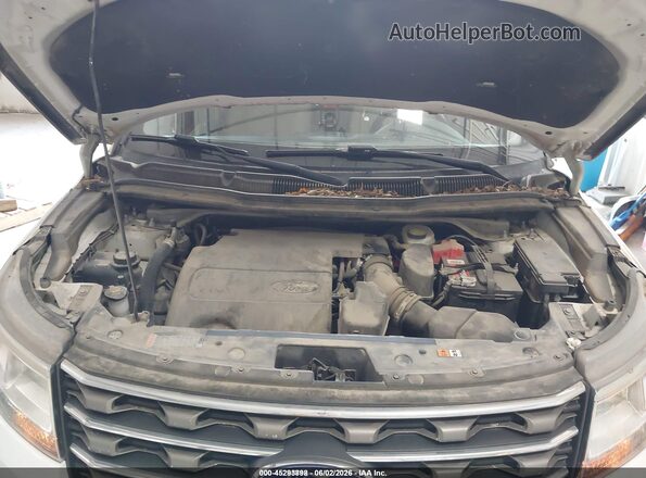 1FM5K8B89HGD18621 2017 FORD EXPLORER White Widok z tyłu