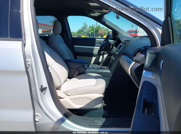 1FM5K8BH4KGA93614 2019 FORD EXPLORER Silver წინა სალონის ხედი