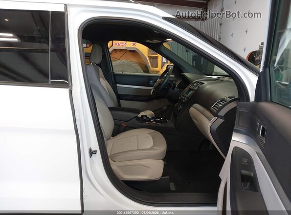 1FM5K8BH8JGC45229 2018 FORD EXPLORER White წინა სალონის ხედი