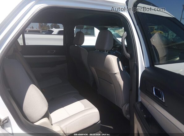 1FM5K8BH9JGC45207 2018 FORD EXPLORER White Widok naklejki z numerem VIN