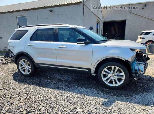 1FM5K8D80HGA45582 2017 FORD EXPLORER Серебряный Передняя правая четверть