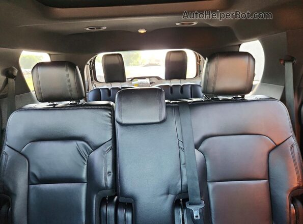 1FM5K8D80HGA45582 2017 FORD EXPLORER Серебряный Вид задних сидений