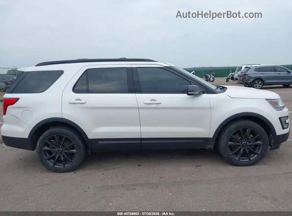 1FM5K8D80HGD52413 2017 FORD EXPLORER White უკანა სალონის ხედი