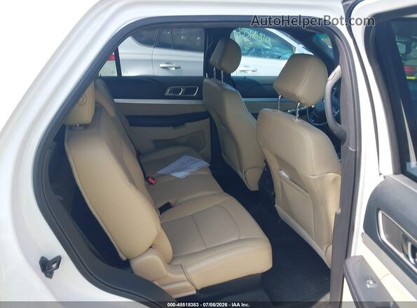 1FM5K8D81GGA21886 2016 FORD EXPLORER White Widok naklejki z numerem VIN
