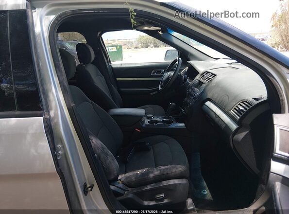 1FM5K8D81HGC05517 2017 FORD EXPLORER Silver Вид салону спереду