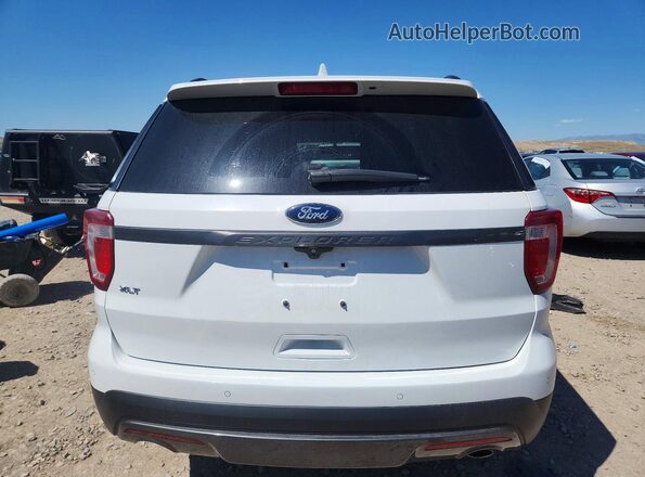 1FM5K8D81HGC63790 2017 FORD EXPLORER White Вид ззаду