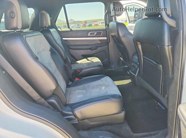1FM5K8D81HGC63790 2017 FORD EXPLORER White Вид задніх сидінь