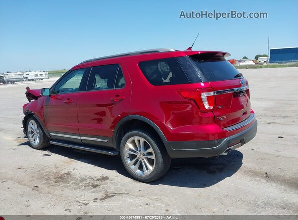1FM5K8D82JGC27354 2018 FORD EXPLORER Red Widok wnętrza z tyłu