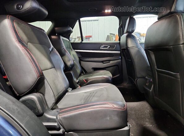 1FM5K8D82JGC83049 2018 FORD EXPLORER Синий Вид задней части салона